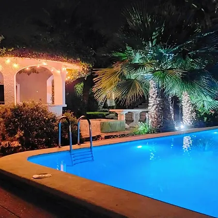Villa Chalet Benidorm 别墅